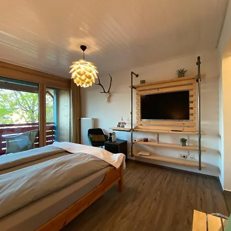 Gemuetliches Doppelzimmer Mit Balkon Und Saunaoption Nordschwarzwald Appartamento Simmersfeld
