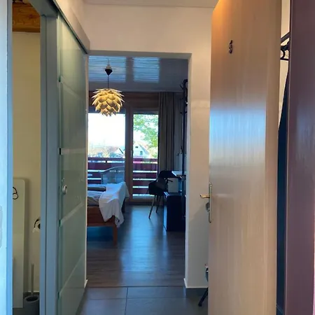 Daire Doppelzimmer Mit Bad & Balkon